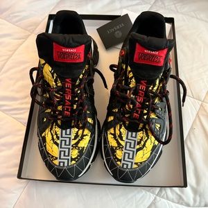 New Versace Trigreca